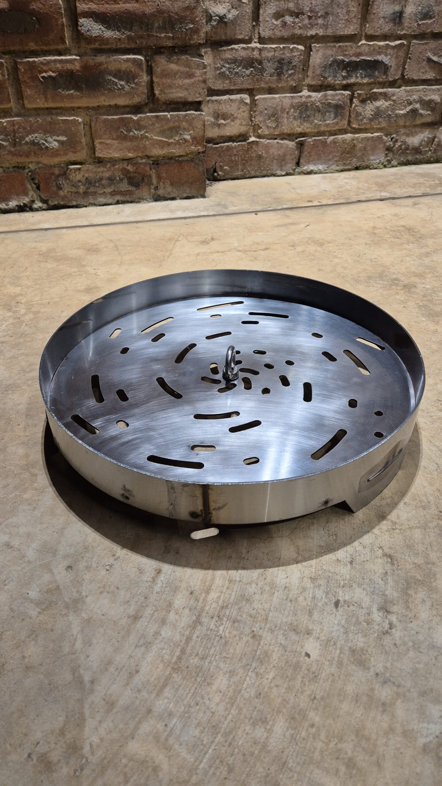 Sleek and heavy duty looking Ashtray of Smokeless Fire Pit.